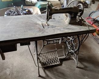 Singer Sewing Machine