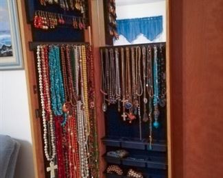 Jewelry and hanging Jewelry case