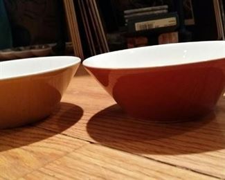Pair of Syracuse china bowls