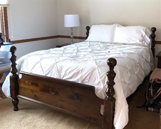 Bennington Vermont solid pine bedroom set - Bed, dresser and 2 night stands