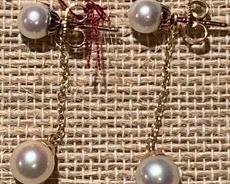 14K Pearl earrings 
