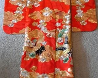 Stunning - Vintage Silk Brocade Embroidered Japanese Ceremonial Wedding Kimono Cranes. From top to bottom, this garment measures 73 inches. Shoulder to shoulder, it measures 51 inches. Unfolded, the base measures 51 inches. 