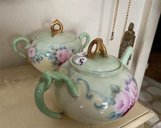 Tea pots