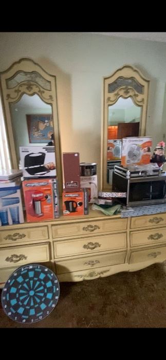 Dresser
