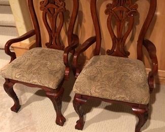 Set of 2 chairs.