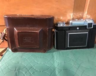 Vintage Zeiss Camera w/case