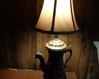 love this coffee pot lamp