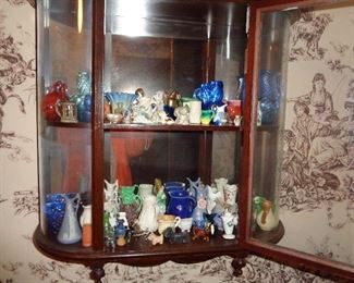 wall cabinet w/small vases, etc.