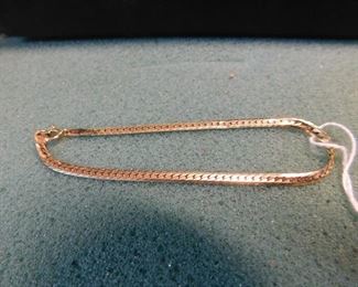 Lot 103. 14K Gold Bracelet(3.4 grams)