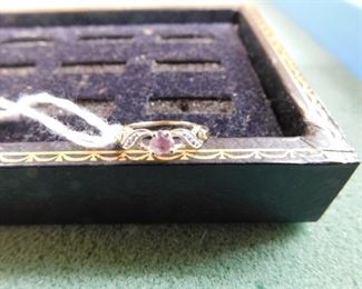 Lot 123. 10K Gold Ring(1 Gram/Size 6+1/2)