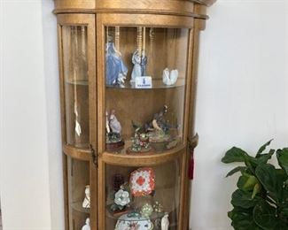 Curio cabinet Curved glass Gilded