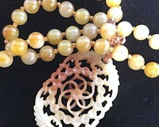 Vintage Jade Beaded Pendant Necklace
