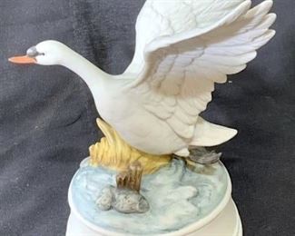Porcelain Wind Up Swan Music Box
