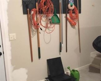 Handy Garage Lot