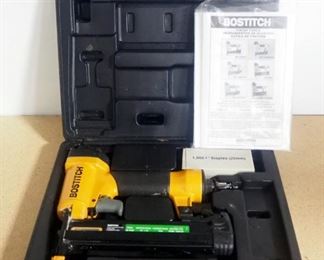 Bostitch Brad Nailer Model SB-150SX, With Manual, Staple And Lubricant, In Hard Case