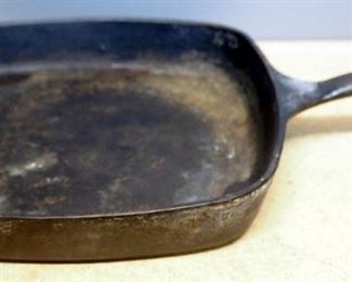Griswold Cast Iron 9" Squared Skillet