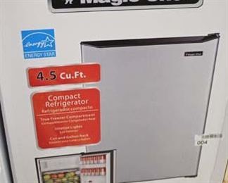   Magic Chef 4.5 Compact Refrigerator and Freezer

Galannz 3.1 Refrigerator Freezer with Crisper Drawer

Magic Chef 1.7 All Regrigerator

Auction Estimate $100-$300 – Located Inside 