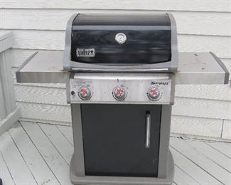 GREAT WEBER GAS GRILL.
