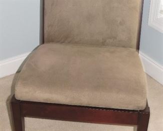 CRATE AND BARREL ACCENT CHAIR.