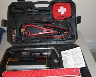 AUTO EMERGENCY KIT.