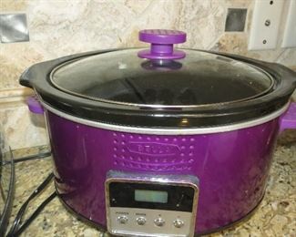 CROCK POT. VERY NICE.
