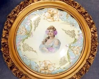15IN VICTORIAN PORC. W/GOLD FRAME 