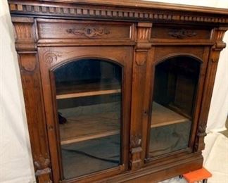 VIEW 2 W/DOUBLE DRAWERS, DOORS 