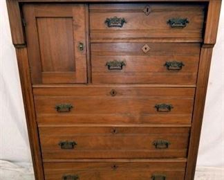 WALNUT VICT. BONNET CHEST 