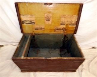 VIEW 3 INSIDE PRIM. PINE NC BLANKET CHEST 