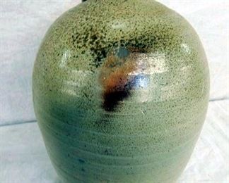 VIEW 3 FRONT SIDE UNSIGNED 2G. JUG 