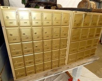 VIEW 3 CLOSEUP ALL HAVE COMPLETE DOORS 