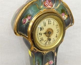 VIEW 2 CLOSEUP ENGLISH PARLOR CLOCK 