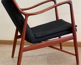 Finn Juhl NV45 Niels Vodder Danish Modern Chair #1 Black Vintage ORIGINAL	33x27x27in	HxWxD
