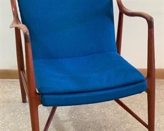 Finn Juhl NV45  Niels Vodder Danish Modern Chair #2 Blue Vintage ORIGINAL	33x27x27in	HxWxD
