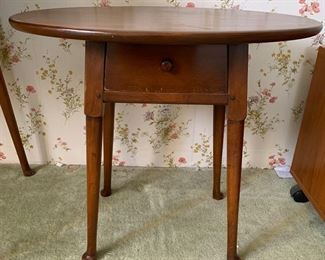 Walnut Side Table with Single Drawer	22x26x19	HxWxD
