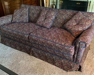 Fabric Sofa/Couch/Loveseat	28x79x36in	HxWxD
