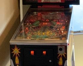 Williams Big Guns Pinball Machine 557	80x29x55in	HxWxD
