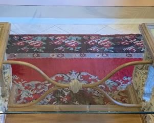 Tuscan glass top Stone Base Dining table w/ 8 chairs	Table: 28.5 x 48 x 84in Chair: 49x24x23 seat 20in	HxWxD
