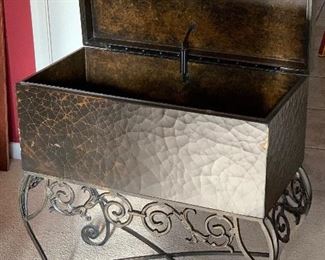 Antiqued Chest Decor	29x29x14in	HxWxD
