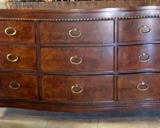 Universal Furniture Burlwood 9-Drawer Dresser	39x68x21in	HxWxD
