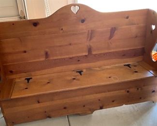 Large Heart Bench		
