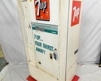 VIEW 2 SIDE VIEW 7UP DRINK BOX 