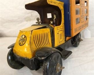 VIEW 3 FRONT MARX WINDUP MOVING TRUCK W/