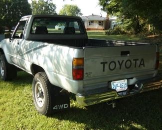 VIEW 3 BACKSIDE TOYOTA 4X4 
