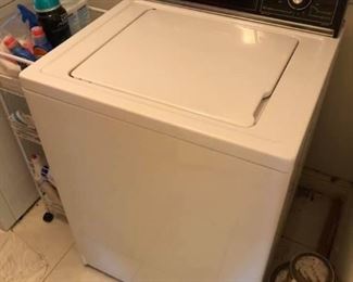 Kenmore Heavy Duty 70 Series Washer
Good working condition.