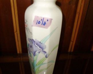 PLL #8 Vase "Iris Bouquet" Otagiri Japan  - $10