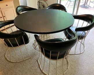 PLL #178  Dining Table  @ $225 AS IS 