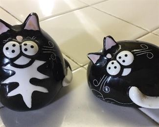 Adorable salt and pepper shakers.