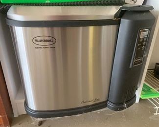 XL MASTERBUILT BUTTERBALL ELECTRIC TURKEY FRYER - STAINLESS AND BLACK ~ $75 ($50)