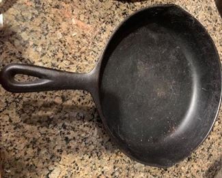Vintage 10.7 Cast iron Wagner pan -$25